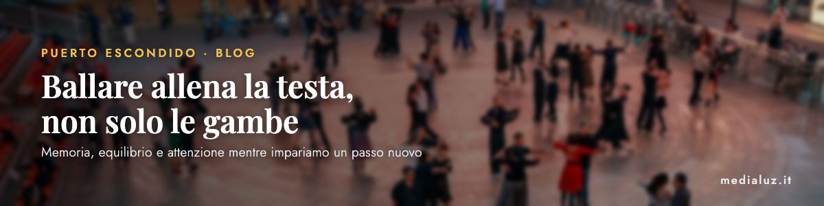 Coppie che ballano in sala
